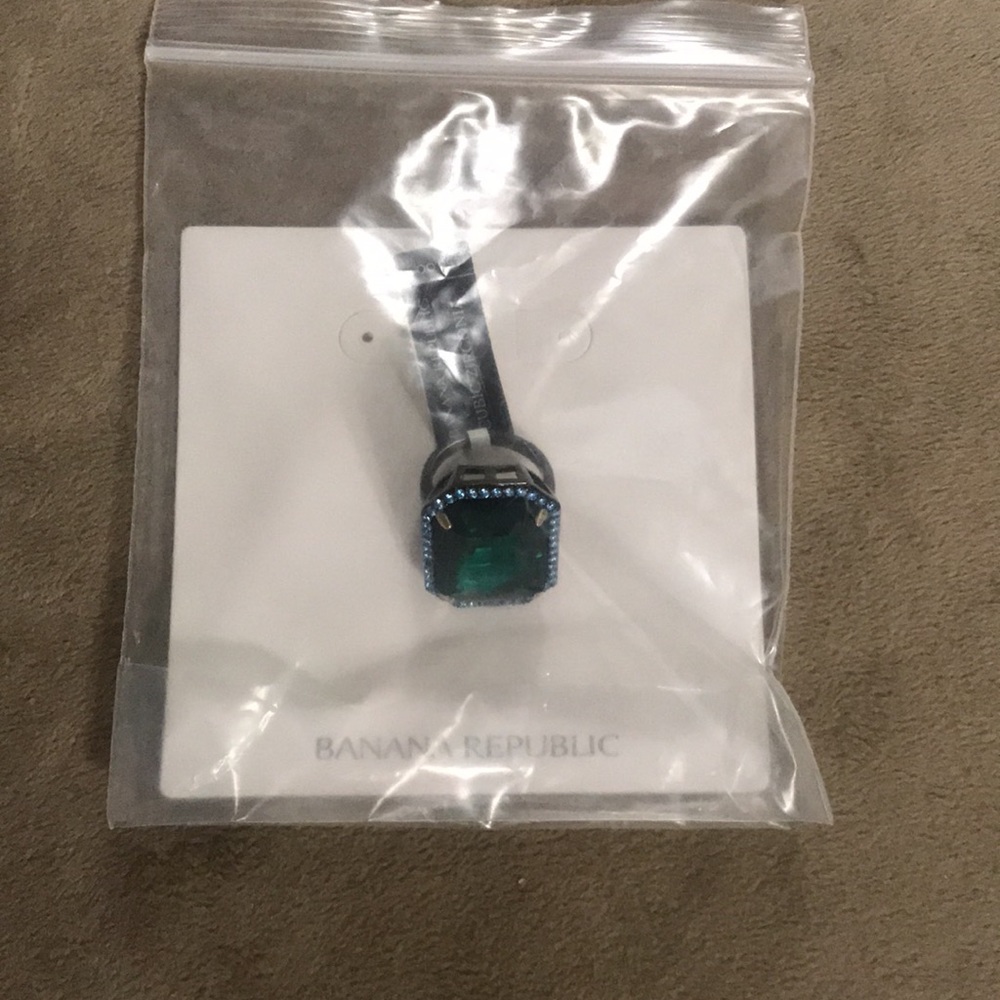 Banana Republic Cocktail Ring - Picture 10 of 10